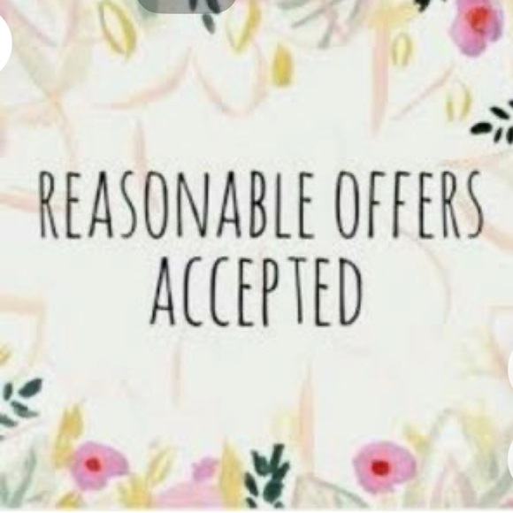 Tumi Black and Gray Toiletry Bags Sleek Durable Design - Picture 9 of 9